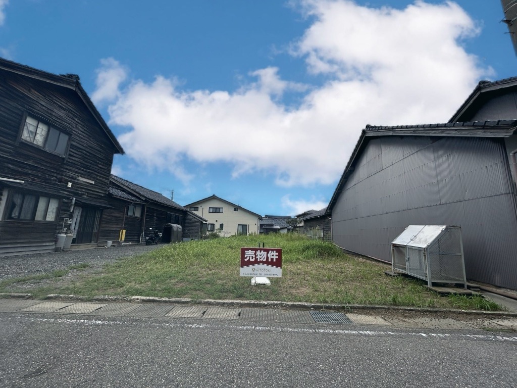 かほく市高松　土地